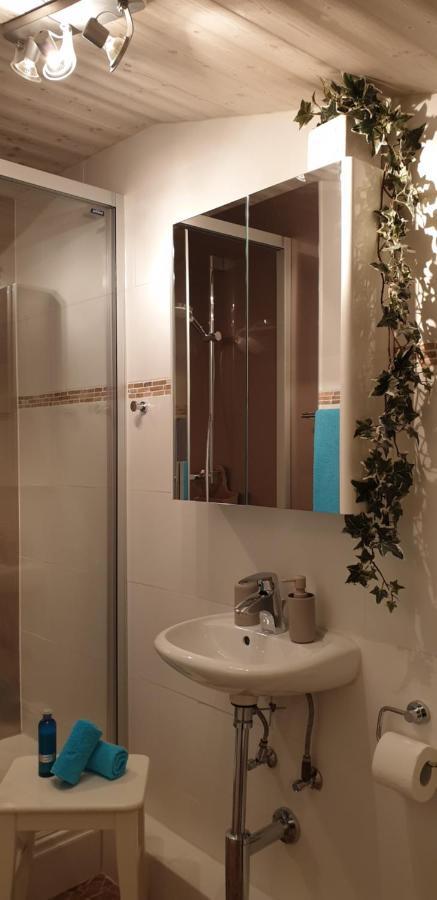 Chez Constance Hotel Saillon Kültér fotó