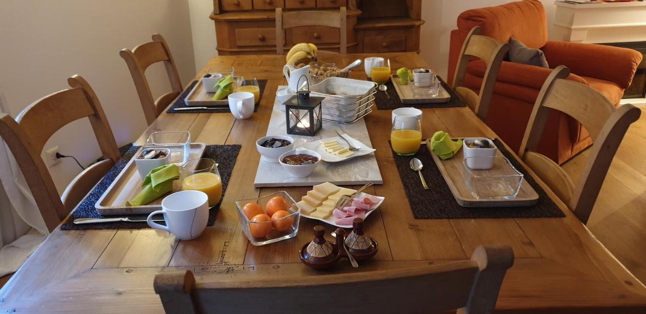 Chez Constance Hotel Saillon Kültér fotó